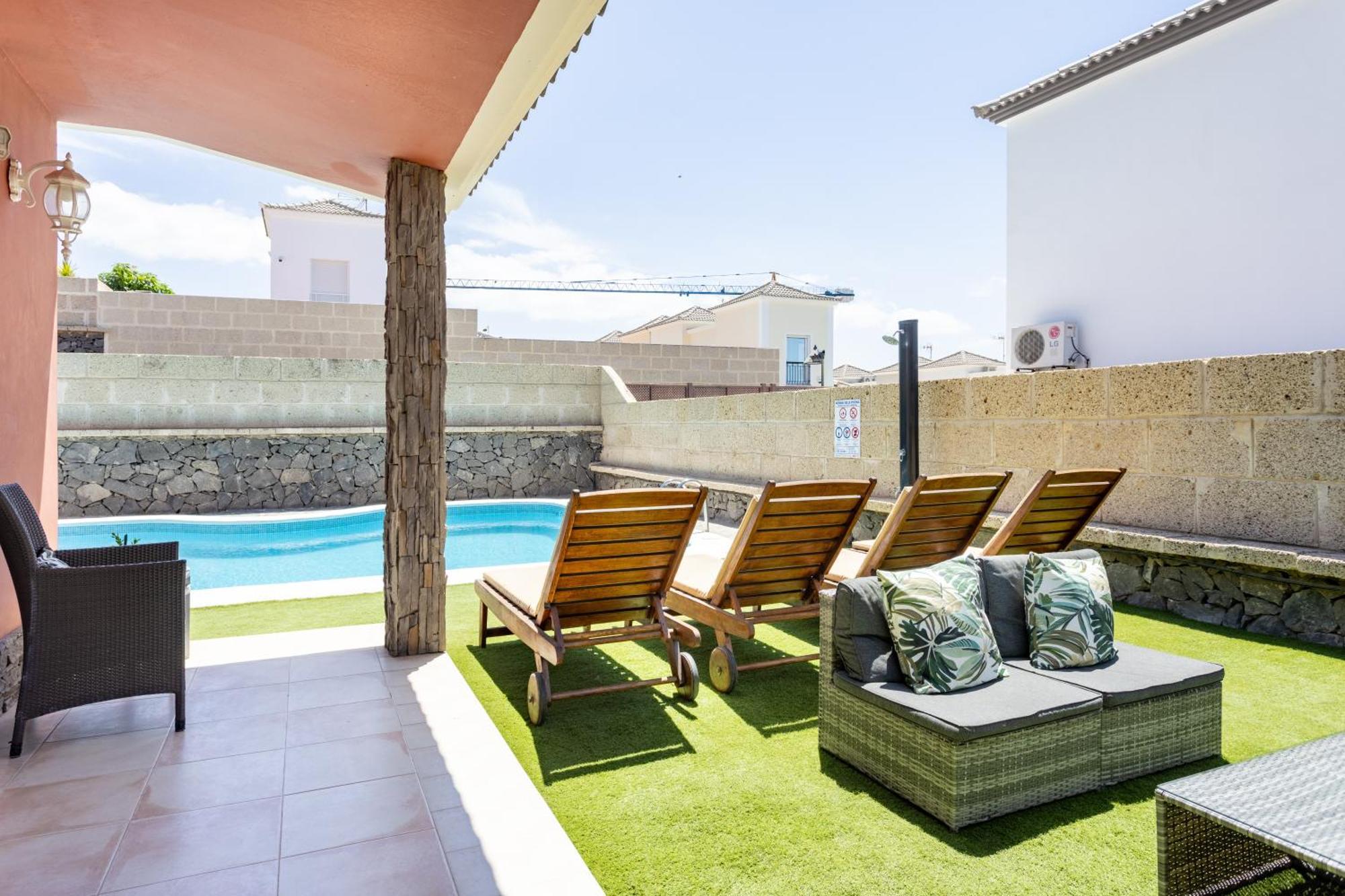 Villa Chloe Costa Adeje Tenerifesummervillas Giant Private Pool 11 Meters Long Exterior photo