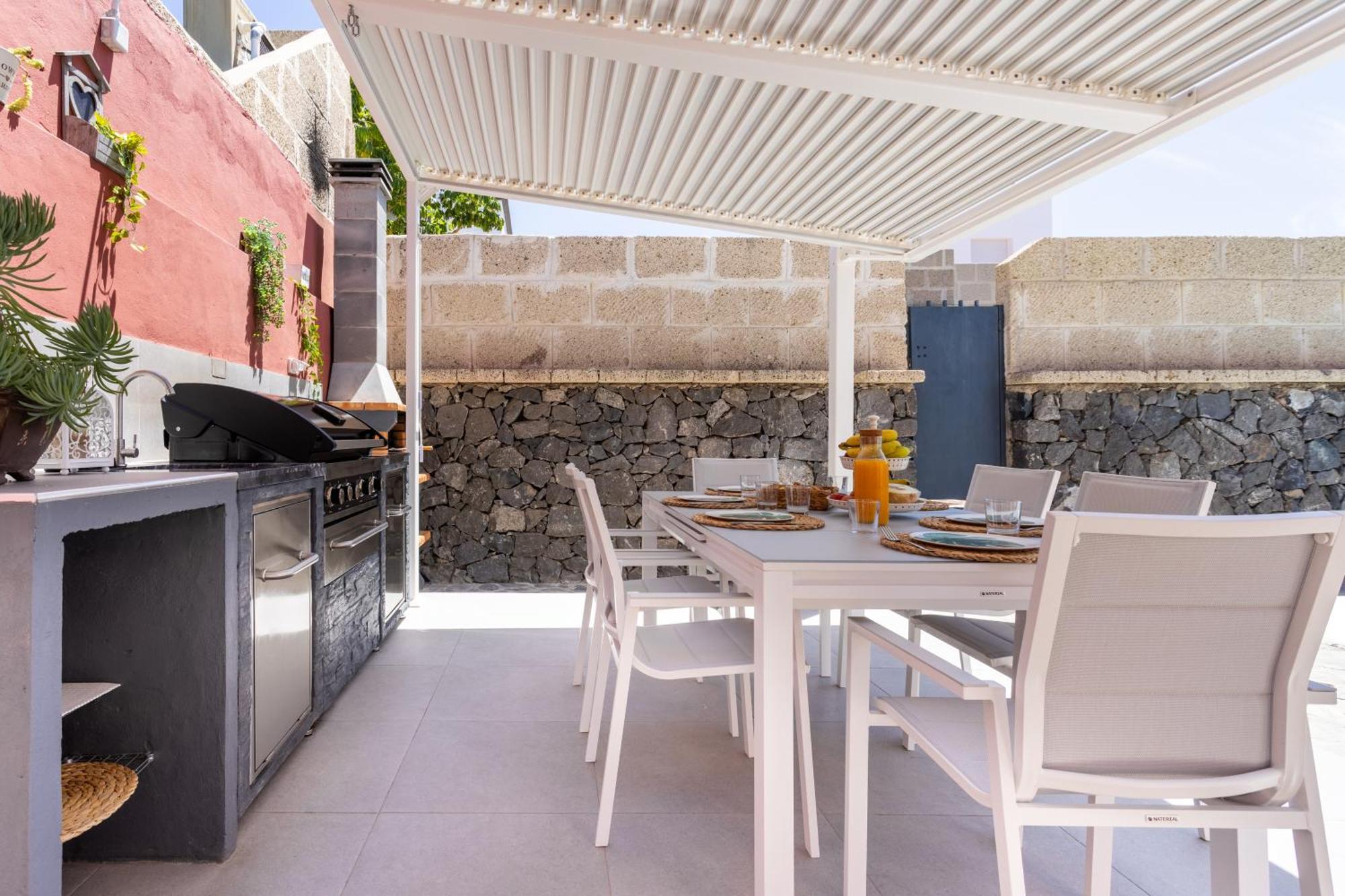 Villa Chloe Costa Adeje Tenerifesummervillas Giant Private Pool 11 Meters Long Exterior photo